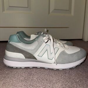 NWT - Women's New Balance 574 Greens Medium Spikeless Golf Shoes